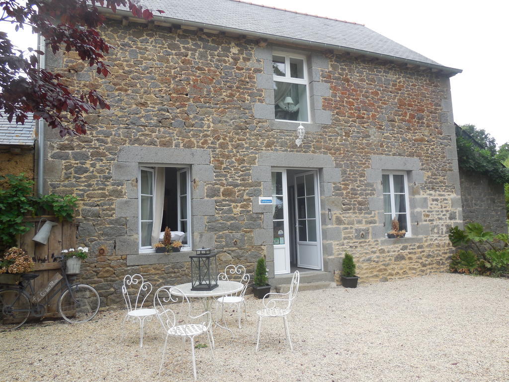 Bed and Breakfast Le Cordon Blanc-Évran Exterior foto